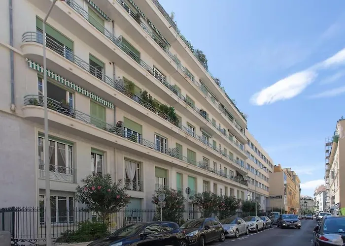 L55 2P Central Jean Medecin 10 Min A Pied Vieux Nice